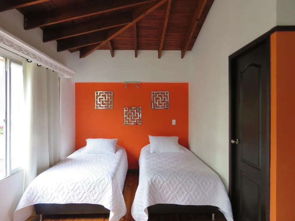 Hotel Lleras Premium #1 Medellin 3*,