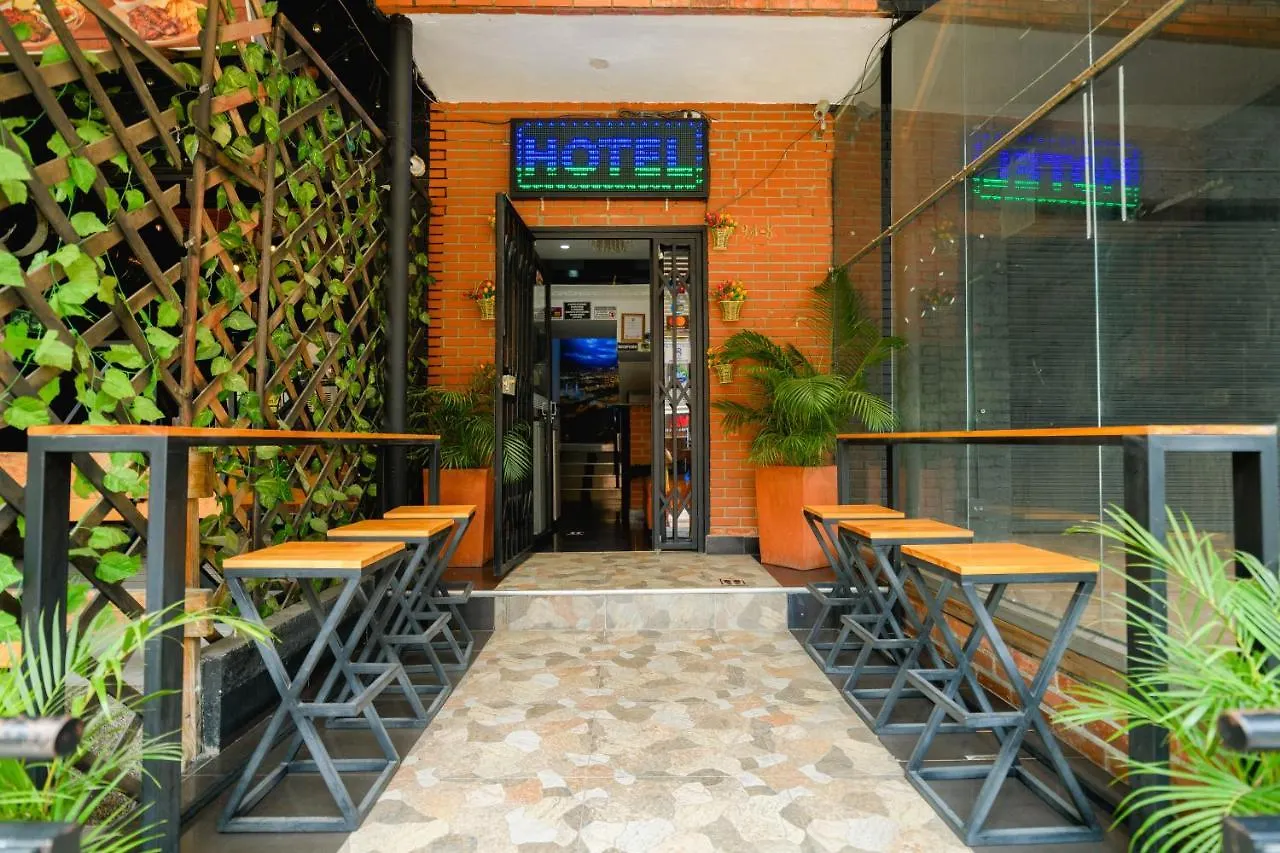 Hotel Lleras Premium #1 Medellin 3*,
